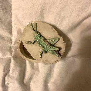 💛- Magic grasshopper ceramic box